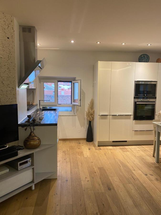 Apartma Mari Koper Buitenkant foto